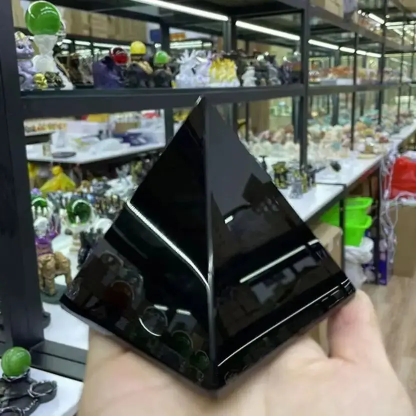 פירמידת אובסידיאן שחור — המבצר האנרגטי שמנתק רעשים וחותך פחדים מהשורש – תמונה 2
