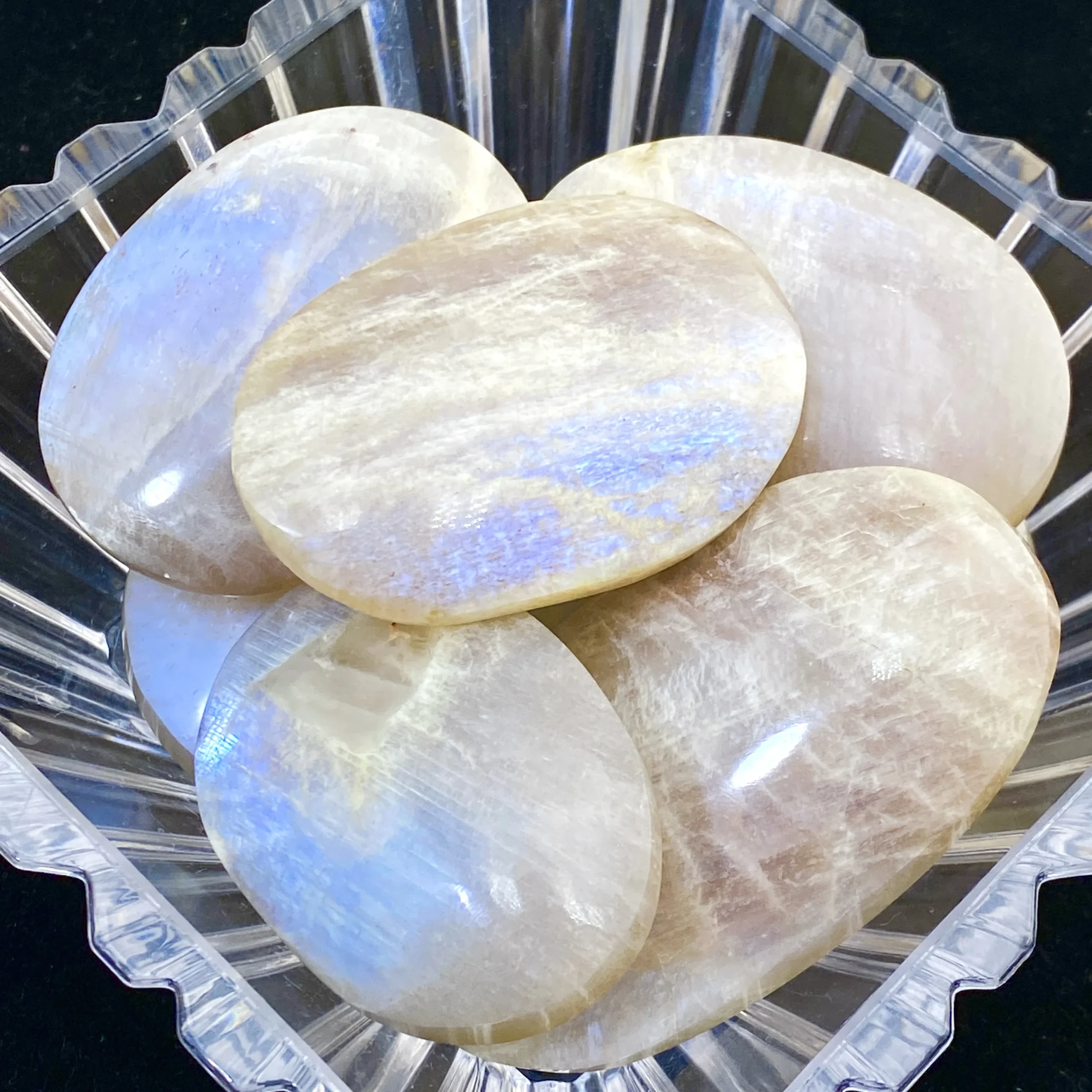 מונסטון (Moonstone) – אבן פגז לאינטואיציה ולשקט פנימי – תמונה 5